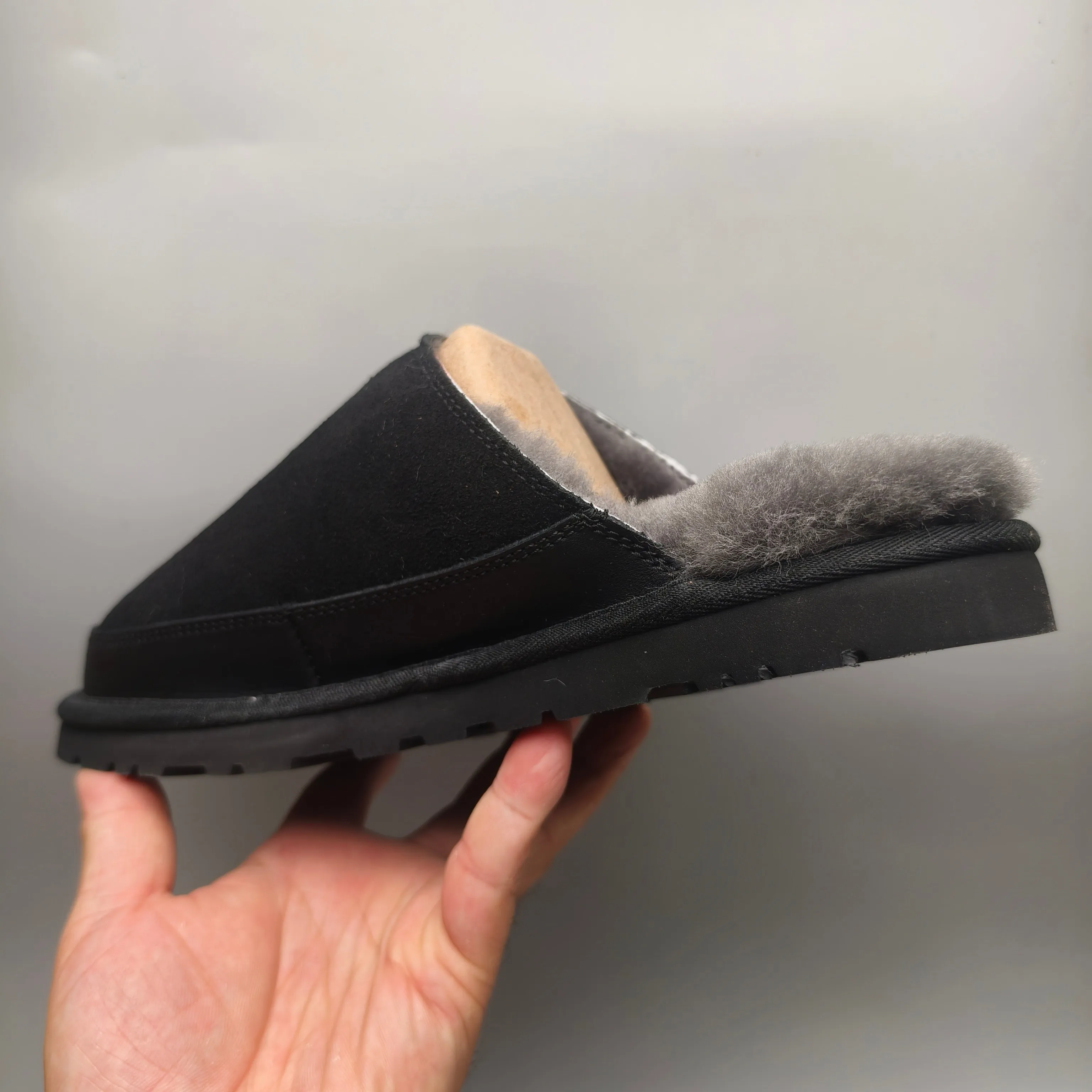 💰440 UGG sheepskin all-in-one snow boots 4585 ultra-light casual fur flip flops men's shoes color: maroon black matching size: 40-45